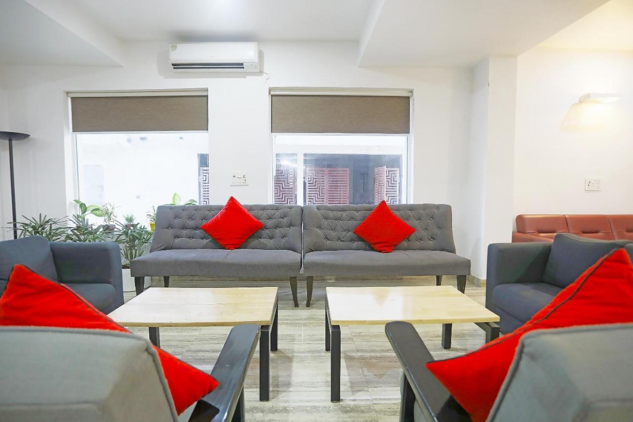 Super Townhouse Cloud Bay, Near Genpact, Sector-69, Gurgaon Hotel Exterior foto
