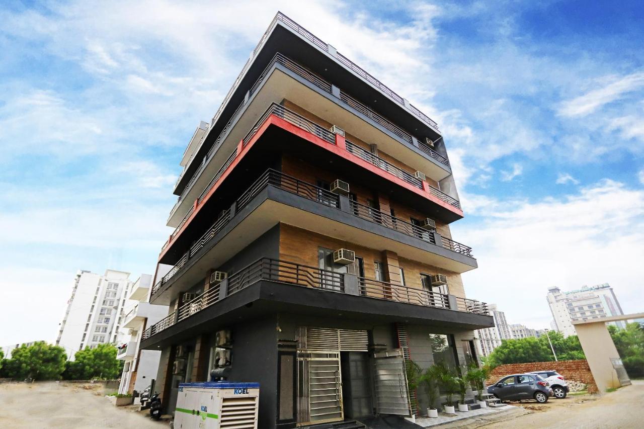 Super Townhouse Cloud Bay, Near Genpact, Sector-69, Gurgaon Hotel Exterior foto