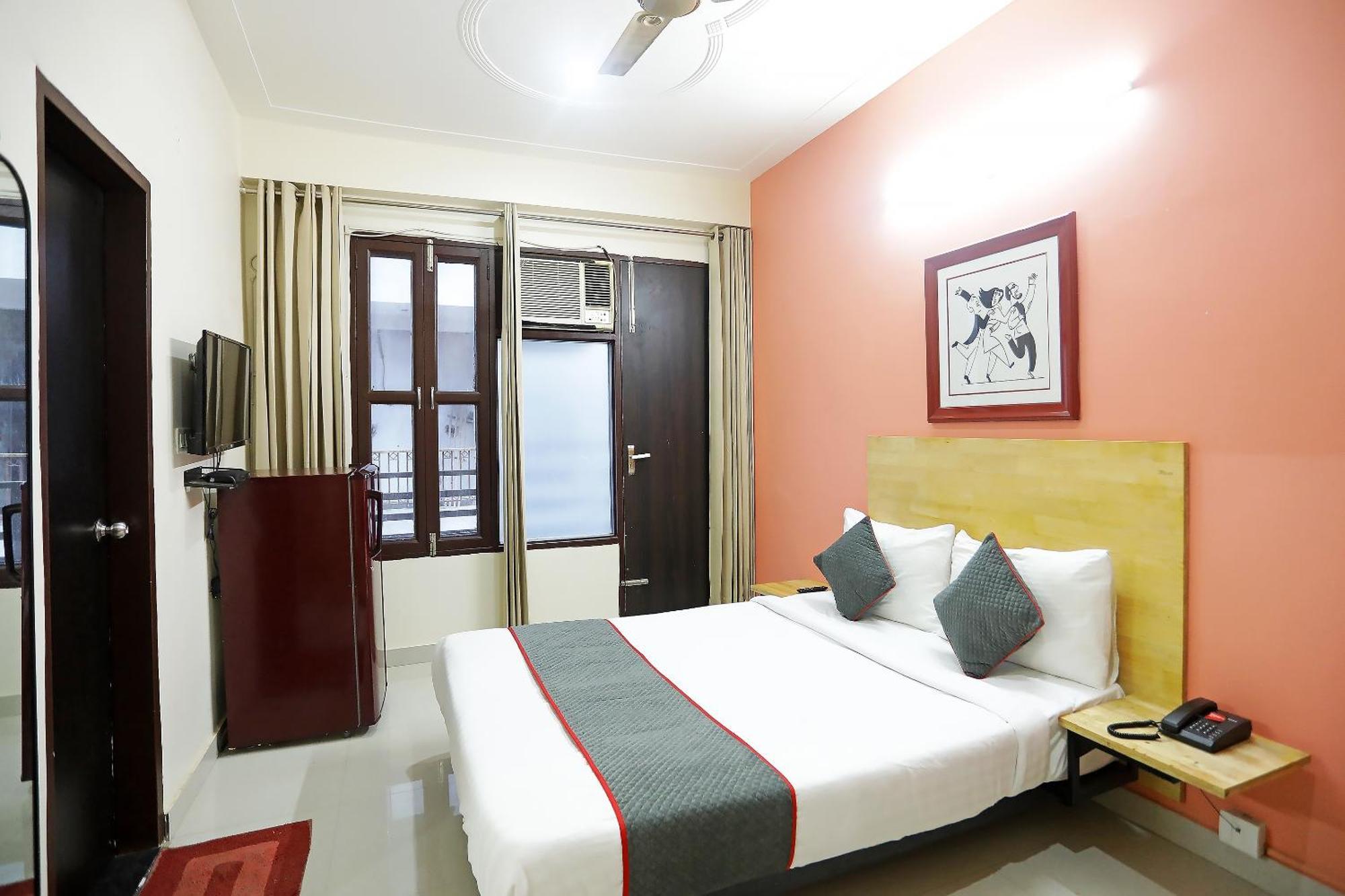 Super Townhouse Cloud Bay, Near Genpact, Sector-69, Gurgaon Hotel Exterior foto