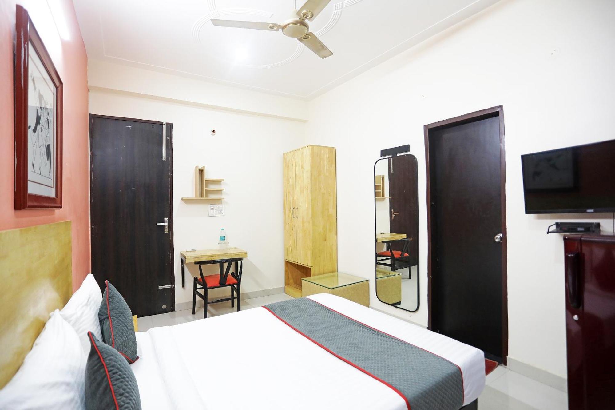Super Townhouse Cloud Bay, Near Genpact, Sector-69, Gurgaon Hotel Exterior foto