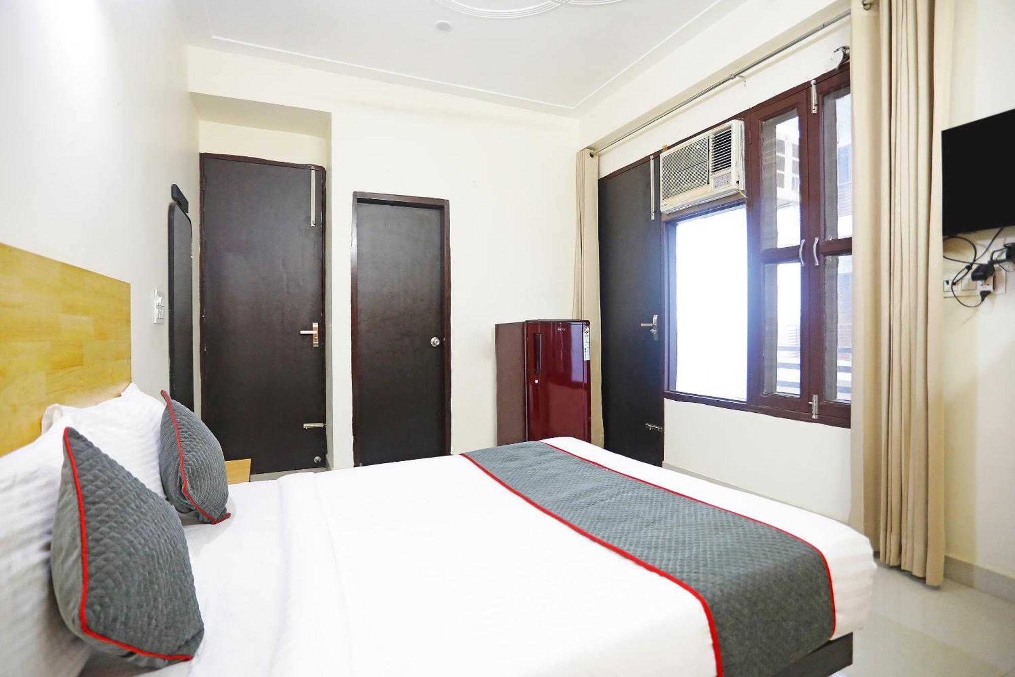 Super Townhouse Cloud Bay, Near Genpact, Sector-69, Gurgaon Hotel Exterior foto