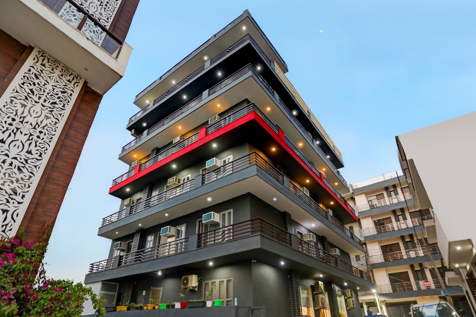 Super Townhouse Cloud Bay, Near Genpact, Sector-69, Gurgaon Hotel Exterior foto