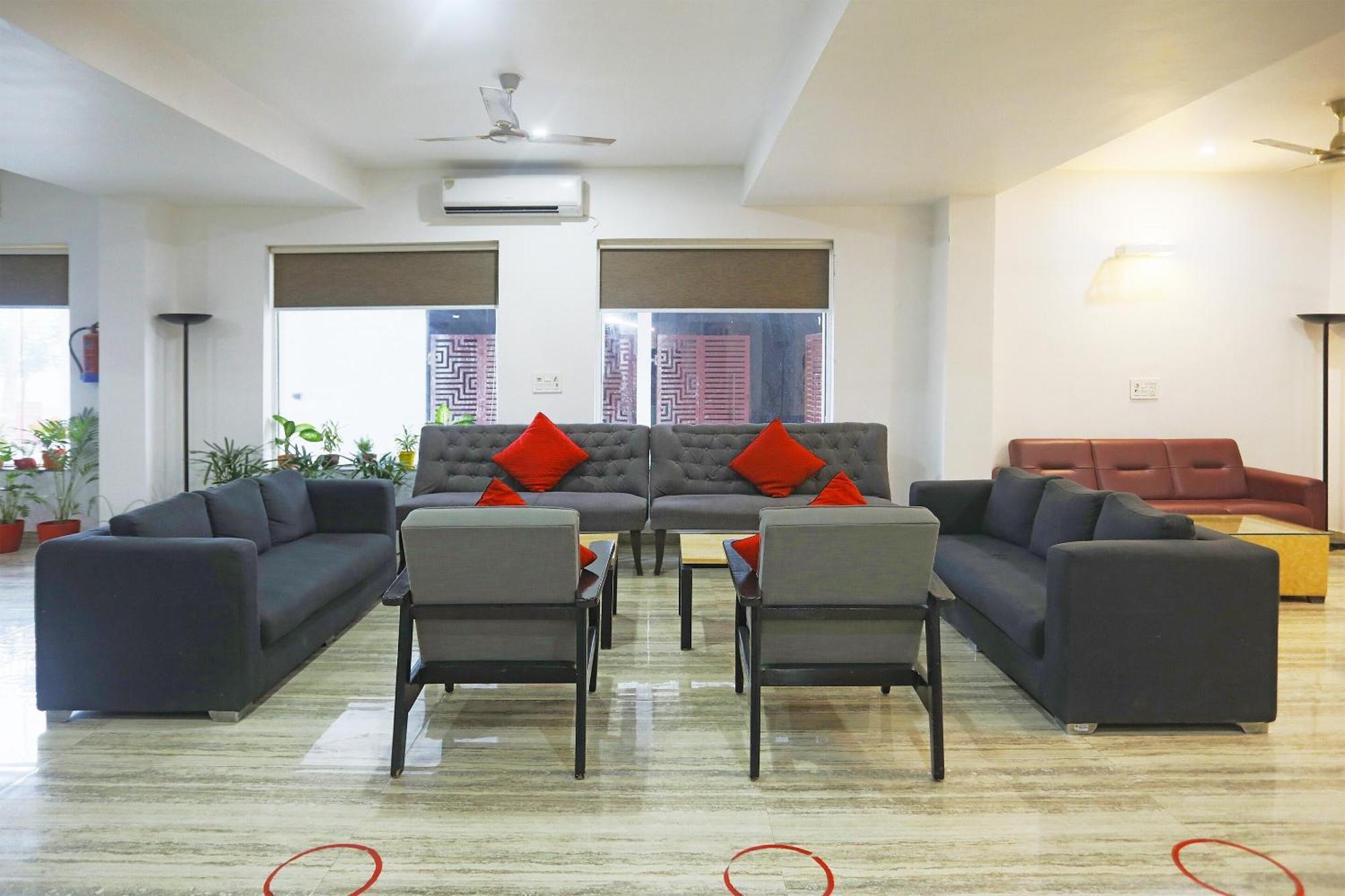 Super Townhouse Cloud Bay, Near Genpact, Sector-69, Gurgaon Hotel Exterior foto