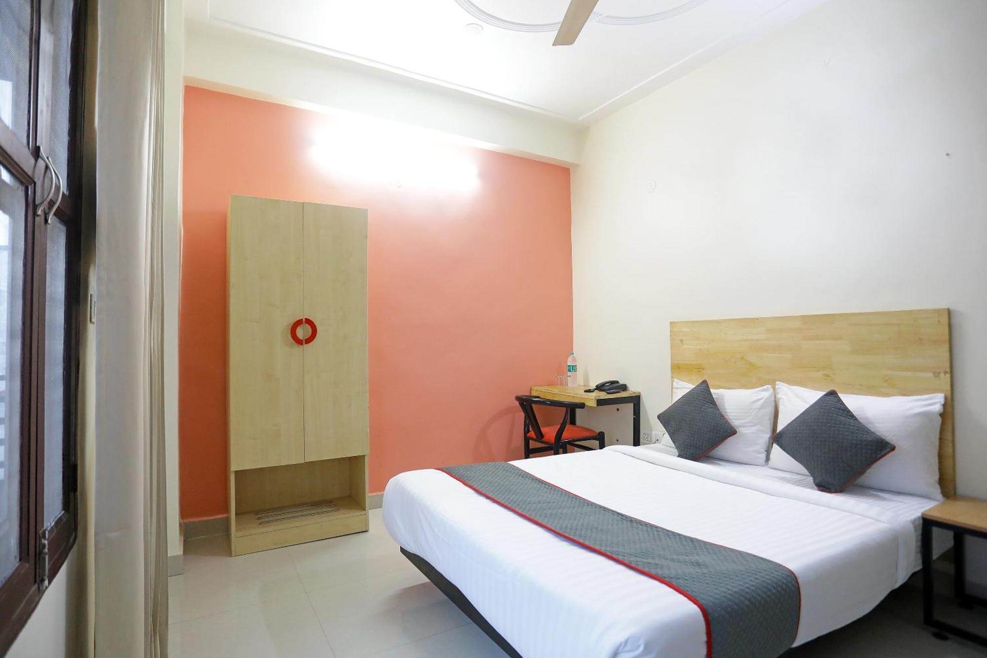 Super Townhouse Cloud Bay, Near Genpact, Sector-69, Gurgaon Hotel Exterior foto