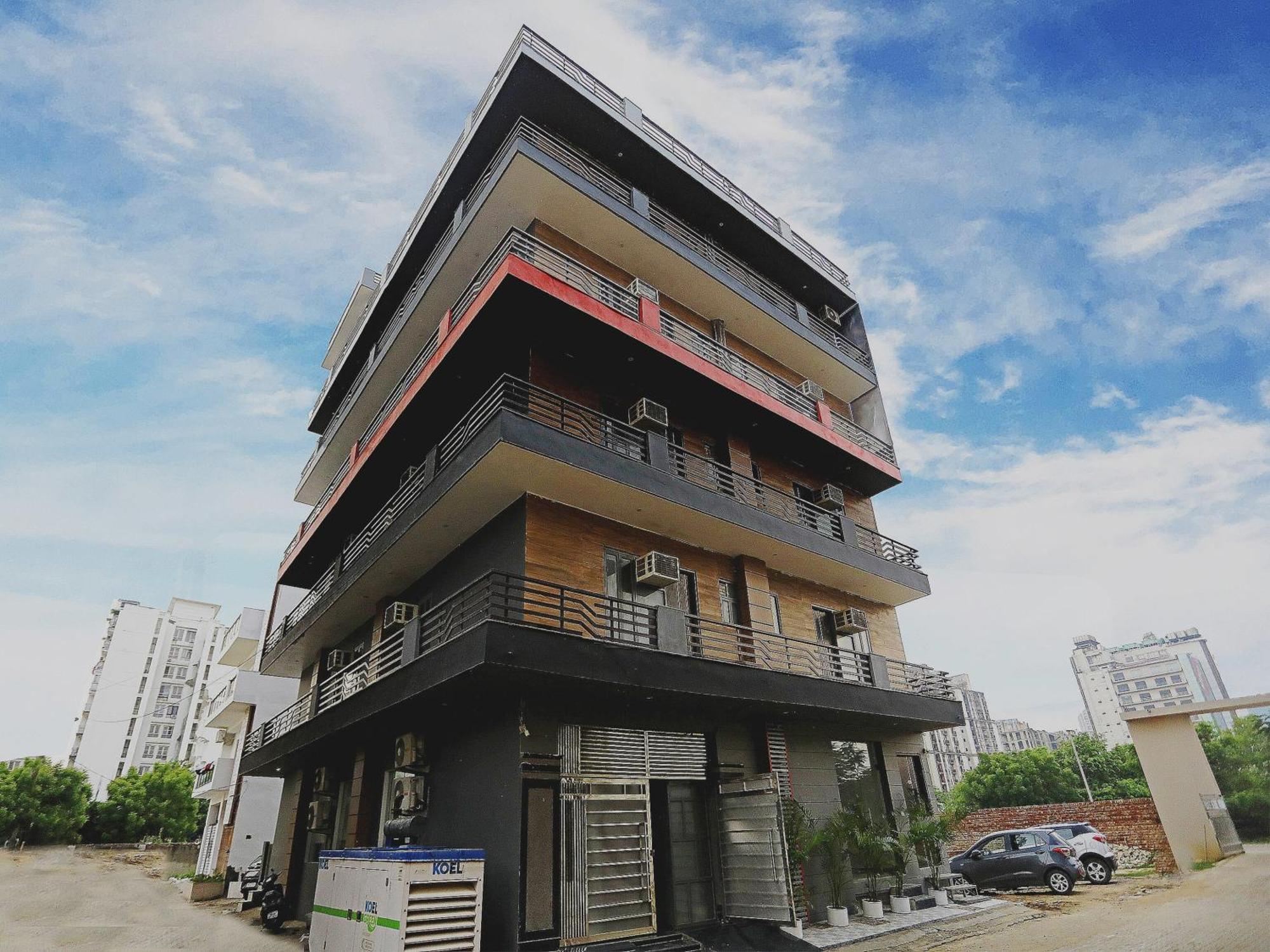 Super Townhouse Cloud Bay, Near Genpact, Sector-69, Gurgaon Hotel Exterior foto